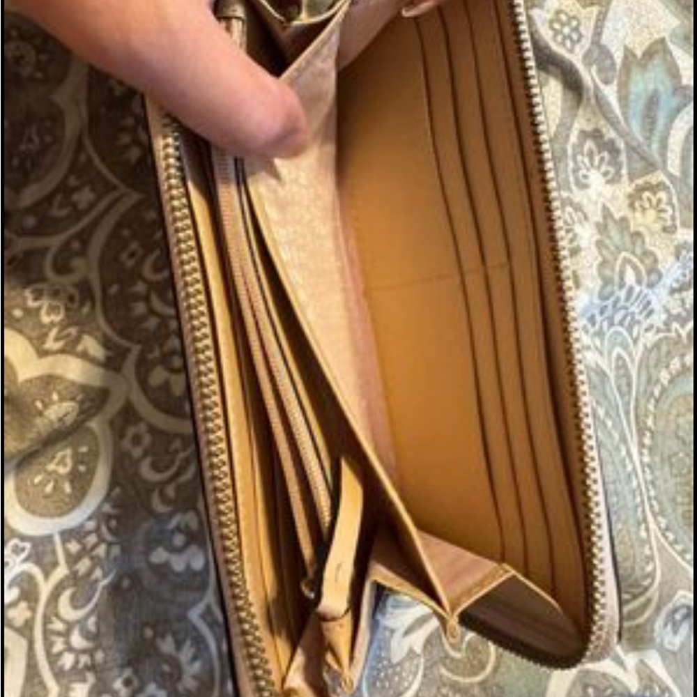 Kate Spade Wallet - Picture 6 of 6